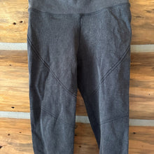 Load image into Gallery viewer, Aerie Offline Smoked Gray High Waist Seamless 7/8 Legging size M