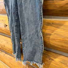 Load image into Gallery viewer, Wild Fable Zippered Side Straight Leg Jeans size 10