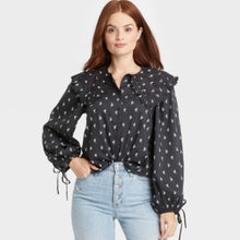 Load image into Gallery viewer, Universal Thread Balloon Long Sleeve Button-Down Shirt size Small