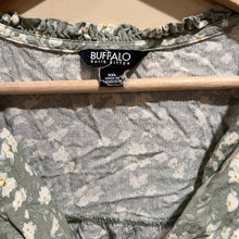 Load image into Gallery viewer, Buffalo David Bitton Floral Top size XXL