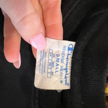 Load image into Gallery viewer, Champion Oversized Sweatshirt size Small