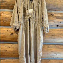 Load image into Gallery viewer, NWT Universal Thread Front Tie Puff Sleeve size XL
