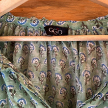 Load image into Gallery viewer, GiGio Long Sleeve Women’s Sage Green Blouse size S
