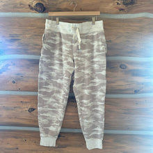 Load image into Gallery viewer, Athleta Balance Printed Camo Oatmeal Heather Jogger size L
