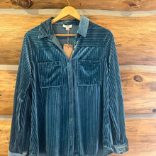 Load image into Gallery viewer, NWT Umgee Crushed Velvet Button Down size M
