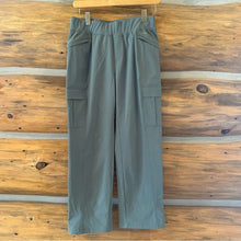 Load image into Gallery viewer, Eddie Bauer Green Athletic Pants
