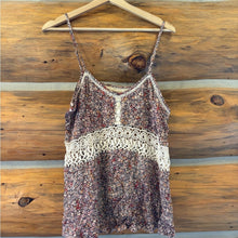 Load image into Gallery viewer, NWT Boho Crochet Tank Top size Medium
