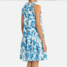 Load image into Gallery viewer, Clover &amp; Sloane Blue Floral Dress size XL

