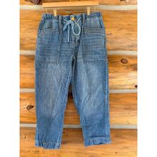 Load image into Gallery viewer, Liverpool The Rascal Trouser Cropped Jeans Clayton Wash Blue
