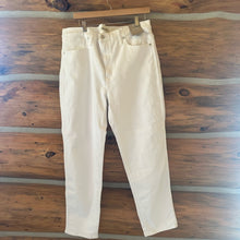 Load image into Gallery viewer, NWT Madewell Stovepipe Jeans size 32
