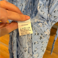 Load image into Gallery viewer, NWT New Fashion Women’s V Neck Floral Dress size L
