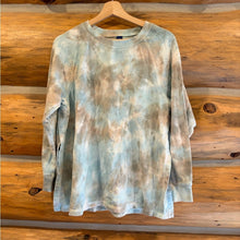 Load image into Gallery viewer, Old Navy Maternity Tie-Dye Flyaway-Hem Nursing Sweatshirt size S
