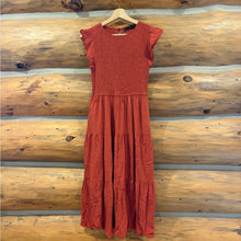 Load image into Gallery viewer, Zesica Smocked Rust Midi Dress size M
