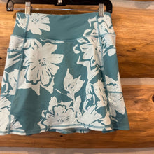 Load image into Gallery viewer, Sketchers Athletic Tropical Skort size XS
