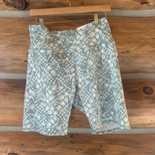 Load image into Gallery viewer, Maurices Tie Dye Super High Rise 8in Crossover Bermuda Luxe Bike Short size L

