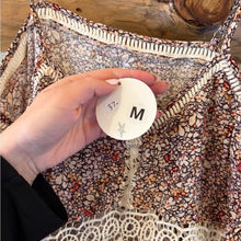 Load image into Gallery viewer, NWT Boho Crochet Tank Top size Medium

