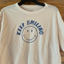 Load image into Gallery viewer, American Eagle Cropped Smiley Graphic T-Shirt size XL
