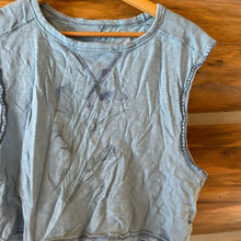 Load image into Gallery viewer, American Eagle Floral Graphic Mussel Tank size M
