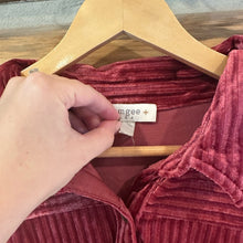 Load image into Gallery viewer, Umgee Crushed Velvet Button Down size 2X

