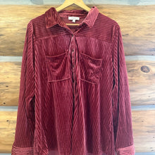Load image into Gallery viewer, Umgee Crushed Velvet Button Down size 2X
