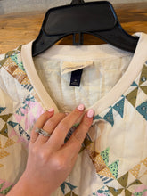 Load image into Gallery viewer, Universal Thread NWT Pullover size Medium
