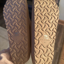Load image into Gallery viewer, NWT Holster Sundreamer Tan Slides size 41
