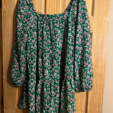 Load image into Gallery viewer, ASOS DESIGN Tiered Trapeze Mini Smock Dress In Green Floral Print size Large
