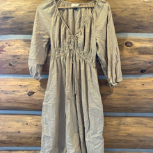 Load image into Gallery viewer, Universal Thread Khaki 3/4 Sleeve Puff Sleeve Dress size M
