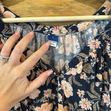 Load image into Gallery viewer, Old Navy Floral Dress size Large
