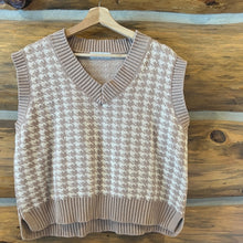Load image into Gallery viewer, V Neck Sweatervest Houndstooth size M
