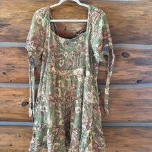 Load image into Gallery viewer, Agua Bendita x Target Dress Women’s Green Floral Smocked Short Sleeve Mini size 1X
