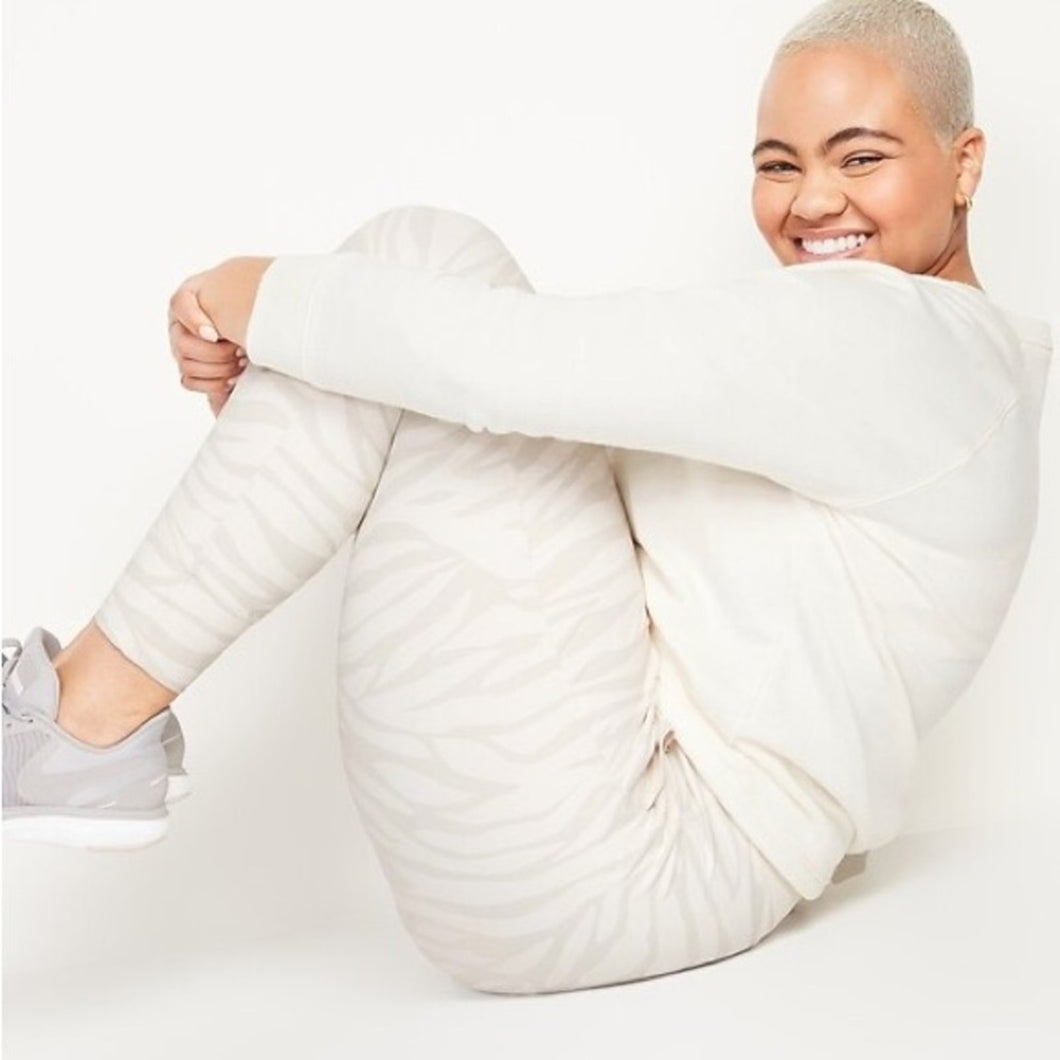 Old Navy High-Waisted Powersoft 7/8 Leggings size M