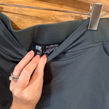 Load image into Gallery viewer, 32 Degrees Women’s Athletic Skort size S
