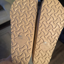 Load image into Gallery viewer, NWT Holster Sundreamer Tan Slide size 42
