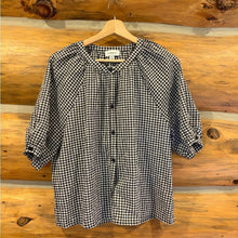 Load image into Gallery viewer, Evereve Gingham Button Down Blouse size M
