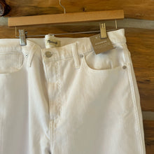 Load image into Gallery viewer, NWT Madewell Stovepipe Jeans size 32
