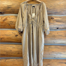 Load image into Gallery viewer, NWT Universal Thread Front Tie Puff Sleeve size XL
