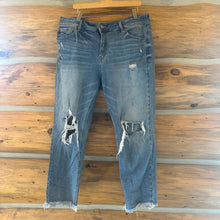 Load image into Gallery viewer, KanCan Vintage High Rise Destructed Straight Ankle Jean size 16
