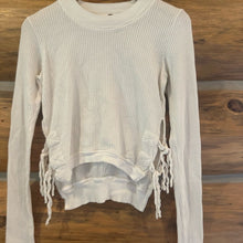 Load image into Gallery viewer, Free People One Cropped Interlaken Top White size XS
