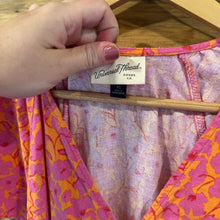 Load image into Gallery viewer, Universal Thread Floral Dress size XS

