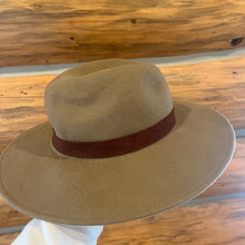 Load image into Gallery viewer, Free People Beaumont Suede Band Felt Hat
