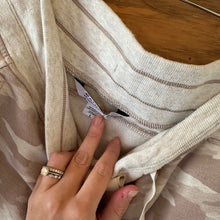 Load image into Gallery viewer, Athleta Balance Printed Camo Oatmeal Heather Jogger size L
