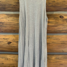 Load image into Gallery viewer, Old Navy Jersey Swing Dress size XL
