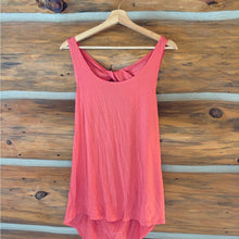 Load image into Gallery viewer, NWT Tavi Breezy Tank size Medium
