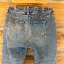 Load image into Gallery viewer, KanCan Vintage High Rise Destructed Straight Ankle Jean size 16
