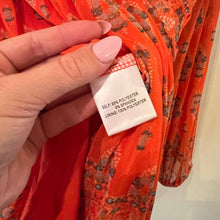 Load image into Gallery viewer, NWT Rose &amp; Olive Floral Orange Top size Large
