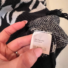 Load image into Gallery viewer, Distressed V Neck Sweater size Large
