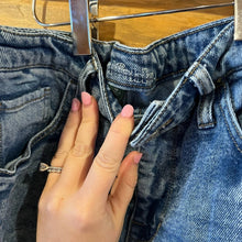 Load image into Gallery viewer, Wild Fable Zippered Side Straight Leg Jeans size 10
