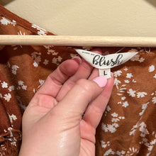 Load image into Gallery viewer, Hint of Blush Floral Smocked Dress size Large
