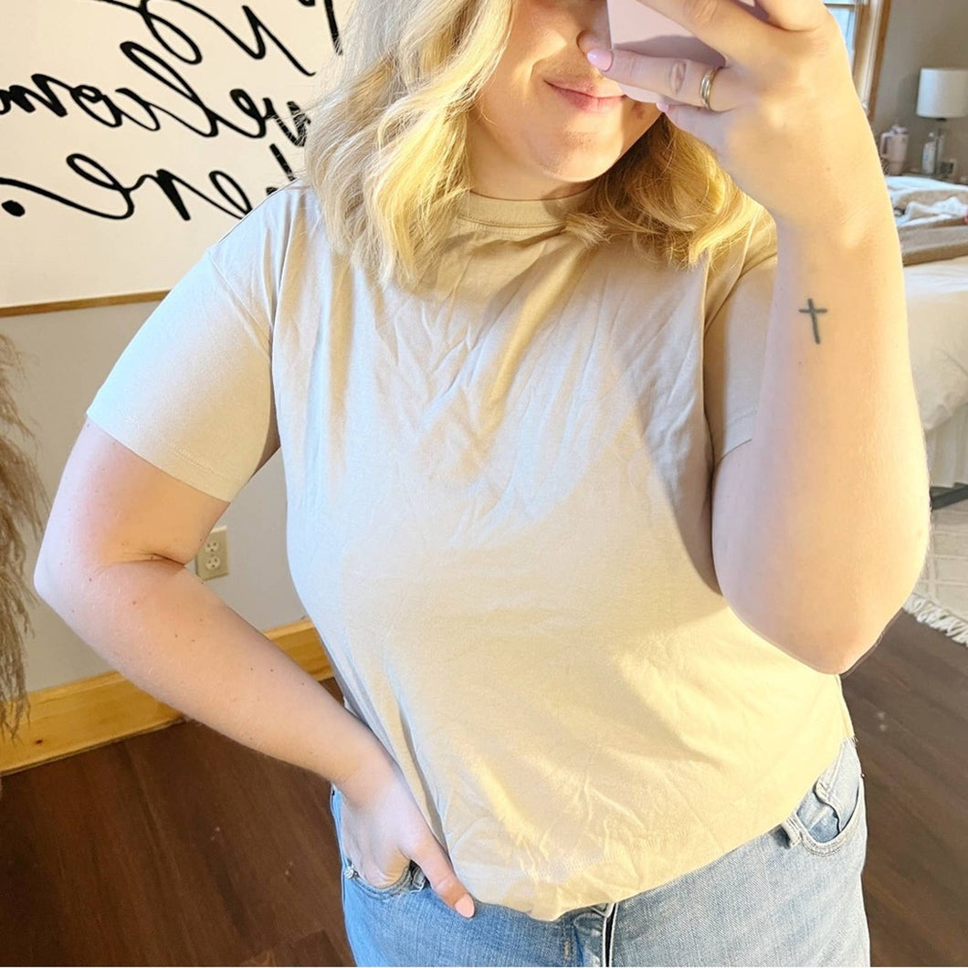 Old Navy Basic Tee size Small